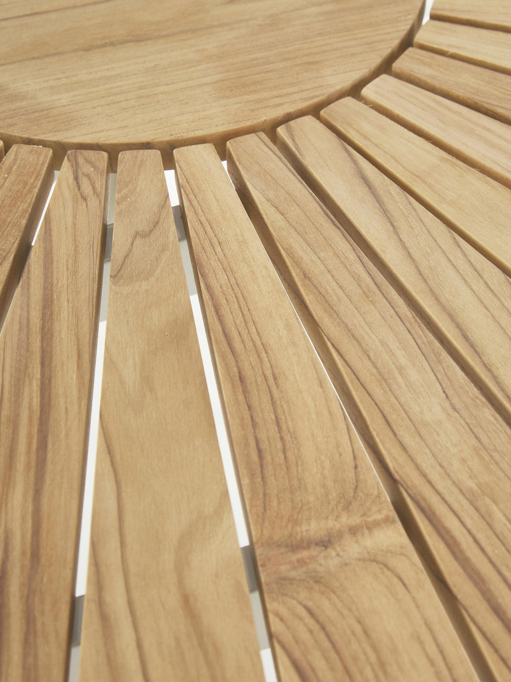 Table de jardin ronde en teck Hard & Ellen, tailles variées, Ø 130 x haut. 73 cm