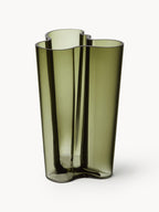 Vase soufflé bouche Alvar Aalto, haut. 25 cm, larg. 17 x haut. 25 cm